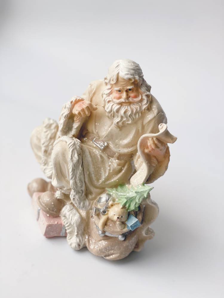 Christmas Decor Santa Claus, beige color. -15.3x11.8x17.5 cm