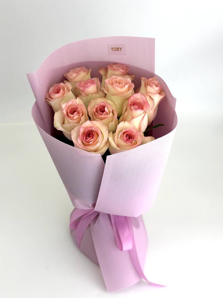 Bouquet of 11 Jumilia Roses