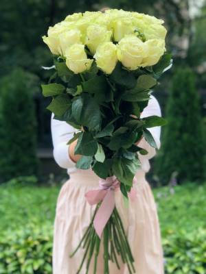 Букет 21 белая импортная роза, 80 см - flowers delivery Dubai