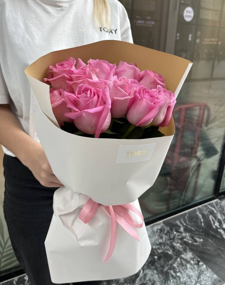 Bouquet of 11 pink roses