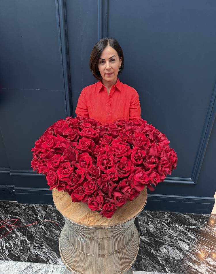 set of 90 red French roses+balloons