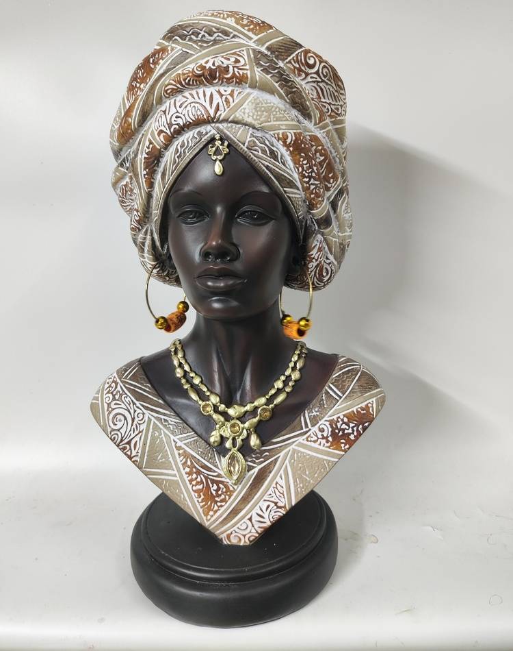 African Lady 41cm cream