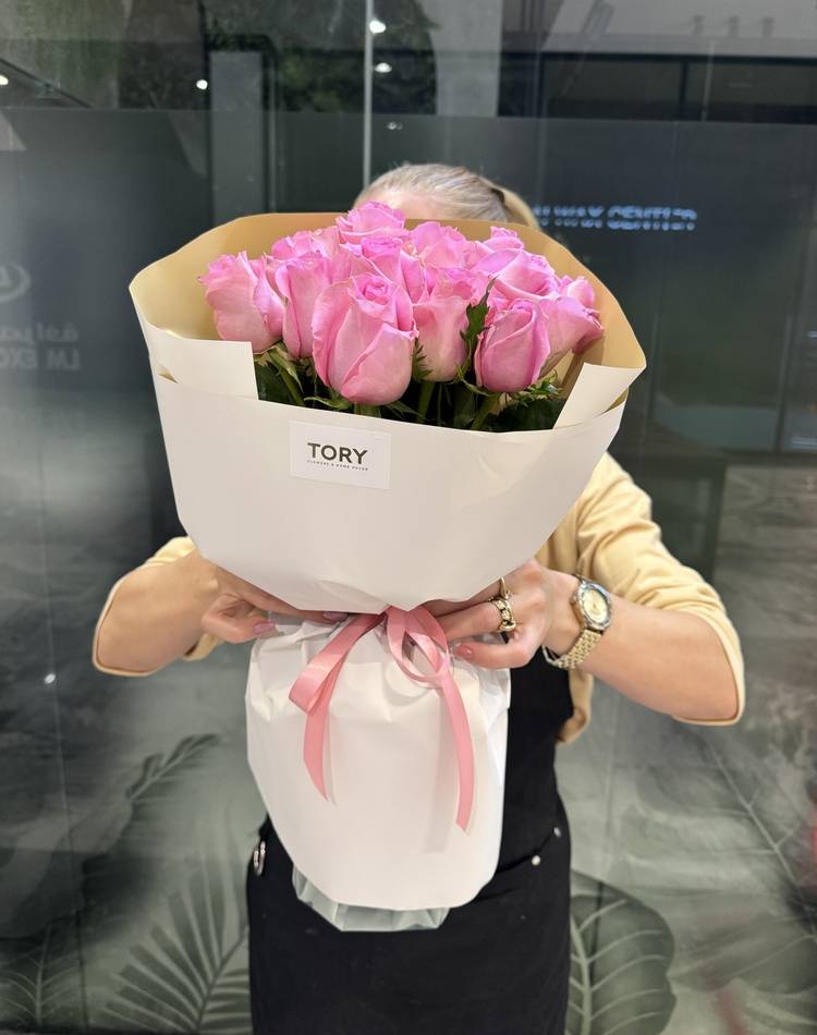 Bouquet of 15 pink roses