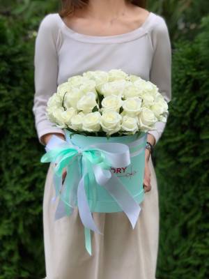 50 White Roses in a Hatbox 