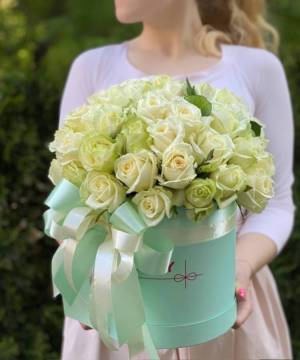 51 White Roses in a Hat Box - flowers delivery Dubai