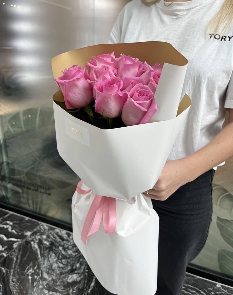 Bouquet of 11 pink roses