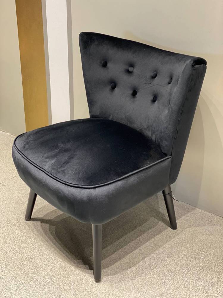 Black lounge chair