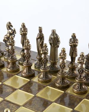 Renaissance chess set with gold/brown chessmen ... - flowers delivery Dubai