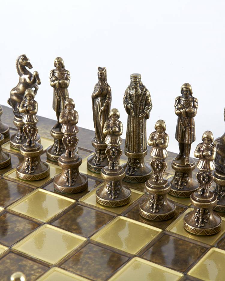 Renaissance chess set with gold/brown chessmen and brown/bronze chess board 36 x 36cm