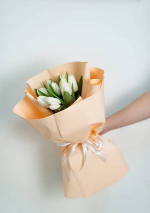 Tulips of 9 White Tulips - flowers delivery Dubai