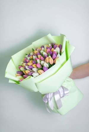 Bouquet of 101 Mixed Tulips - flowers delivery Dubai