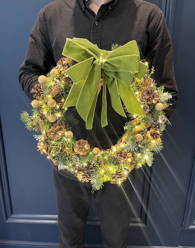 Christmas wreath with bow 