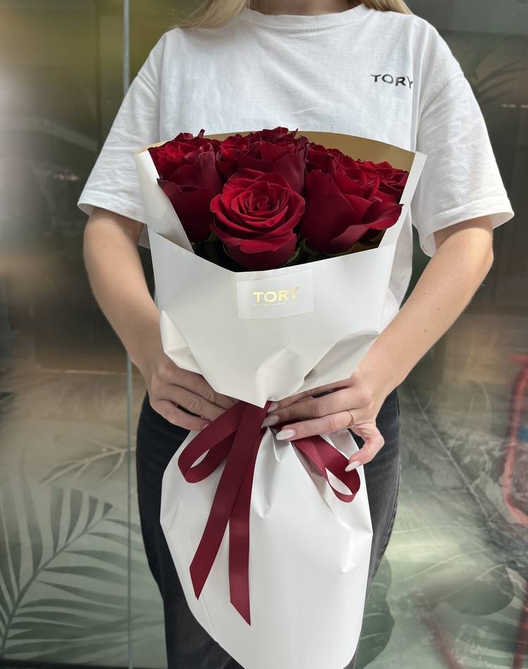 Bouquet of 11 red roses