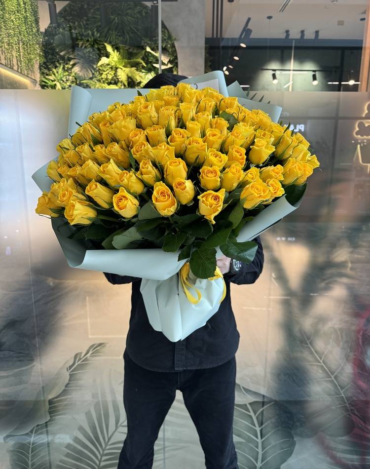 bouquet of 151 yellow roses