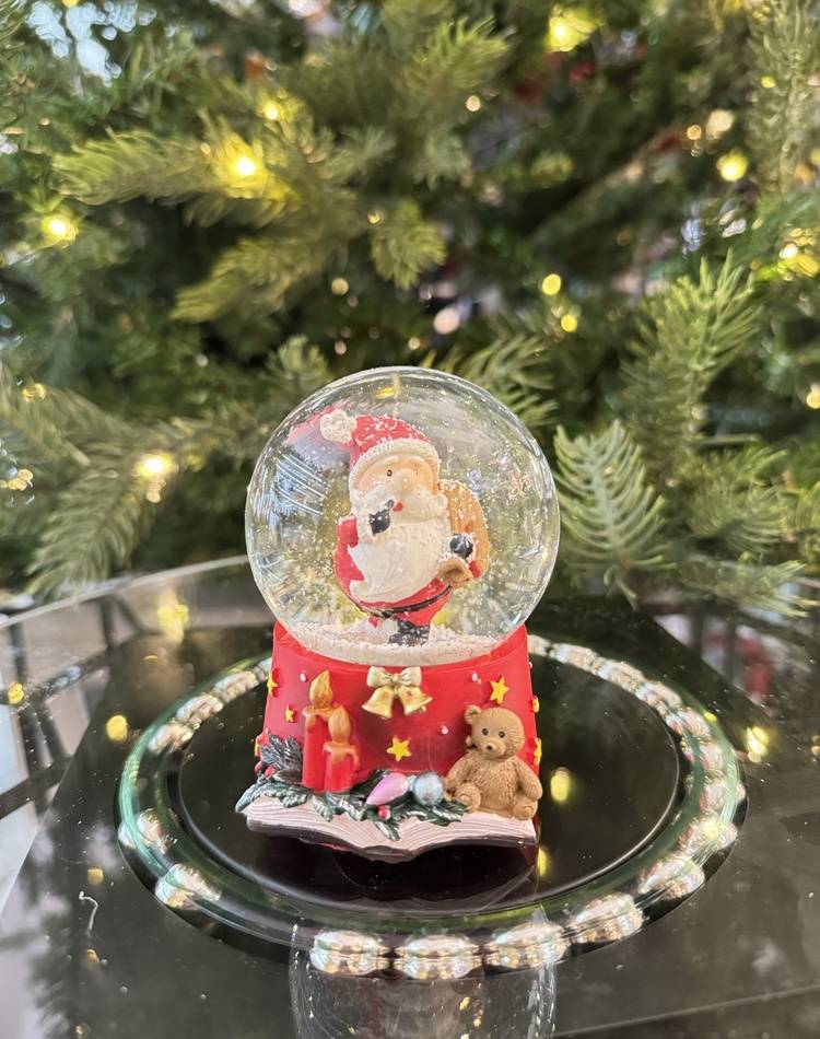 Snow globe santa assorted, glass red  6x9x7cm