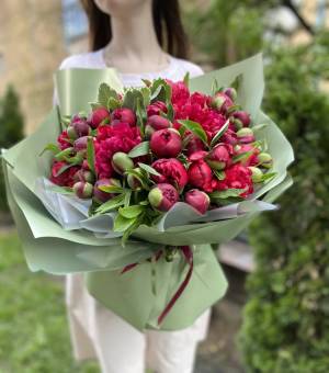 Bouquet of 51 burgundy peonies - flowers delivery Dubai