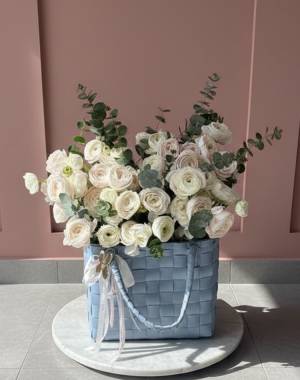 Moon Nectar - flowers delivery Dubai