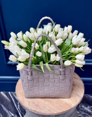 101 peony white tulips in a bag - flowers delivery Dubai