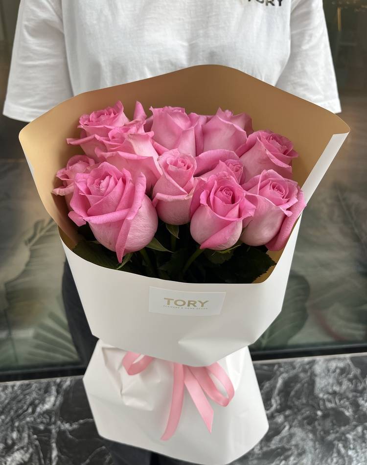 Bouquet of 11 pink roses