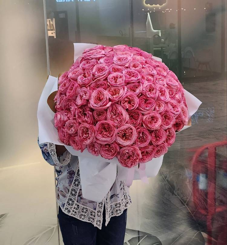 Bouquet of 101 Rose Pink Expressions