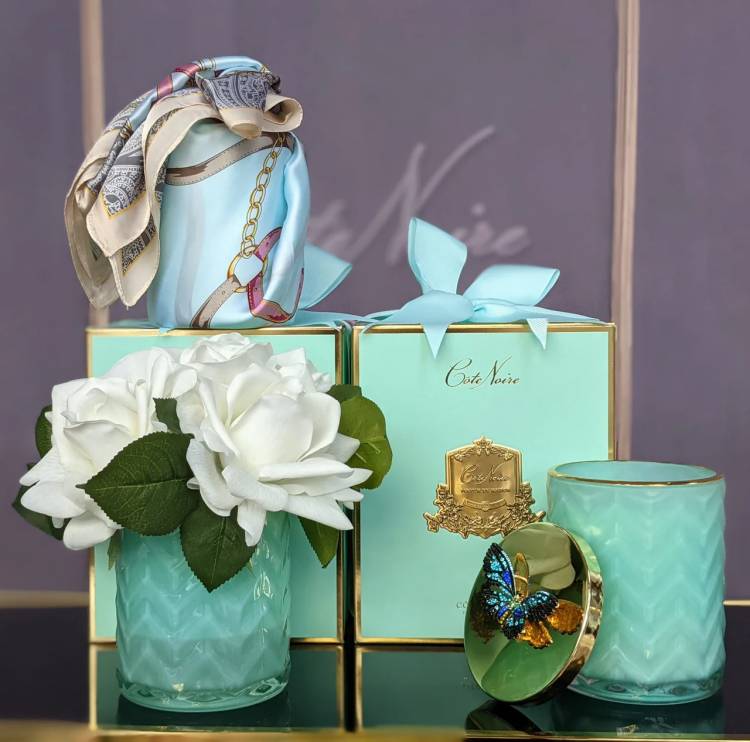 Scented CANDLE WITH SCARF - TIFFANY BLUE & GOLD - BUTTERFLY 450 g