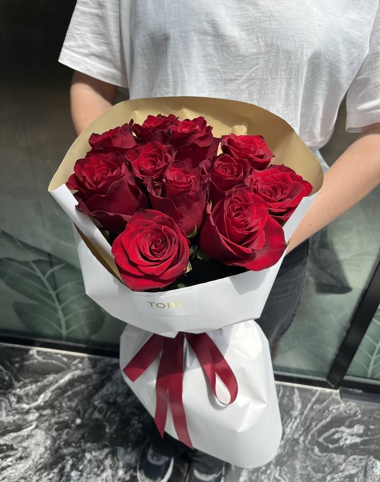 Bouquet of 11 red roses