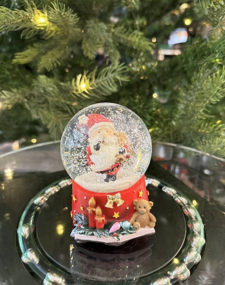 Snow globe santa assorted, glass red  6x9x7cm