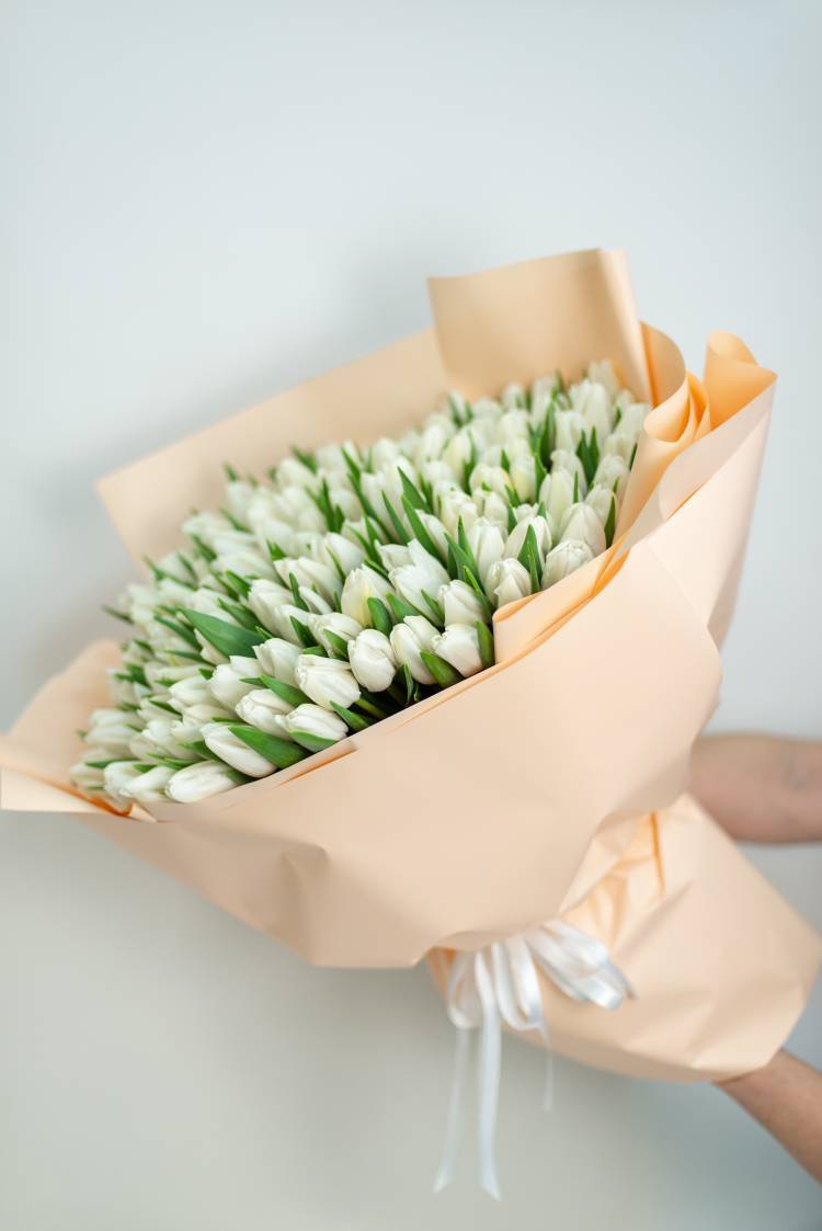 Bouquet 201 white tulip