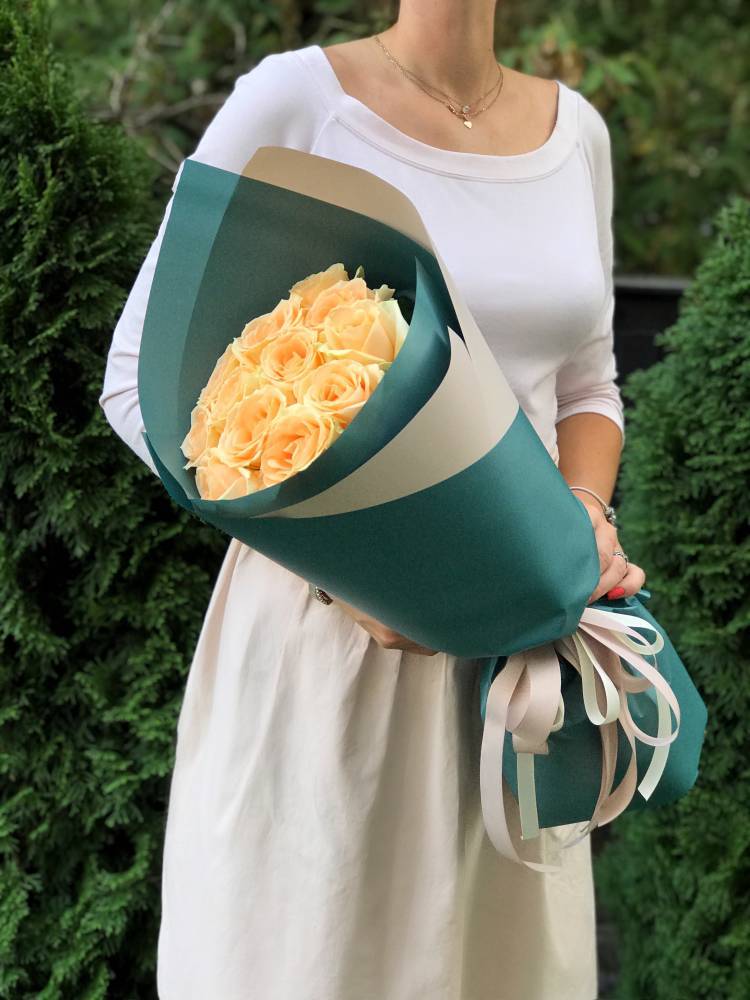 Bouquet of 11 peach  Roses