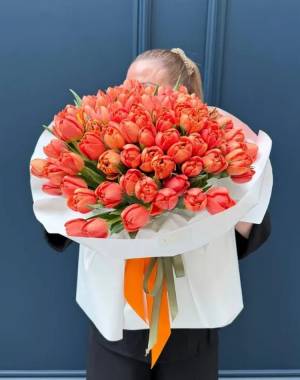 A bouquet of 101 orange peony tulips - flowers delivery Dubai