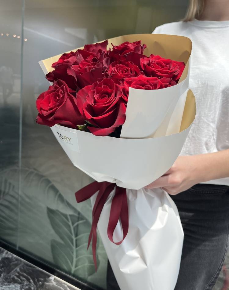 Bouquet of 11 red roses