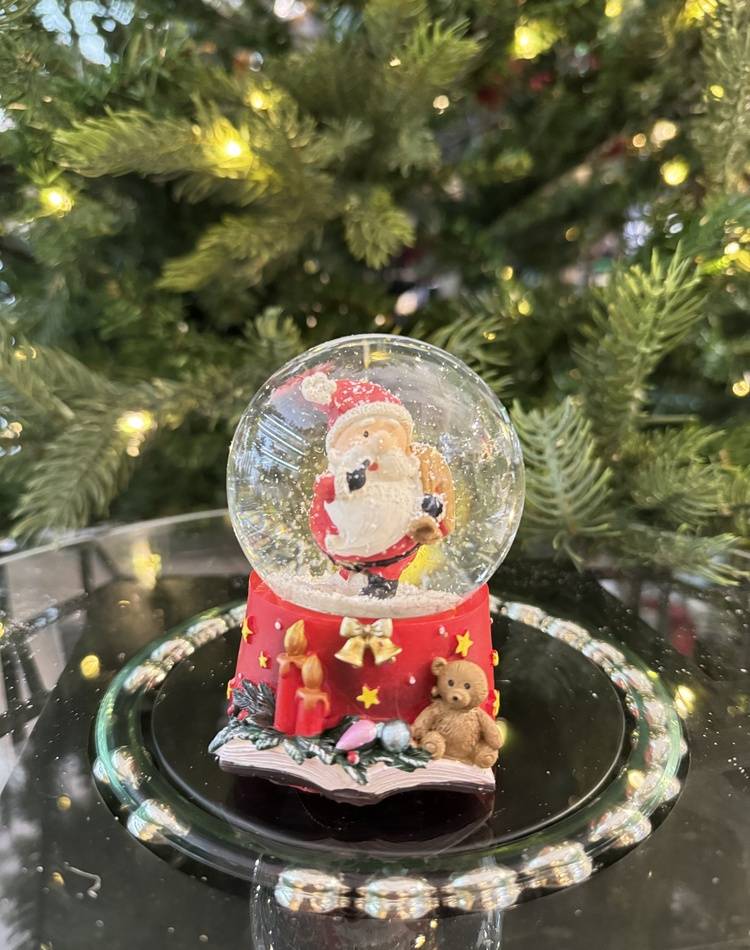 Snow globe santa assorted, glass red  6x9x7cm