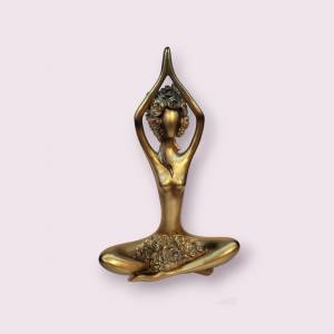 Polyres Yoga figure 