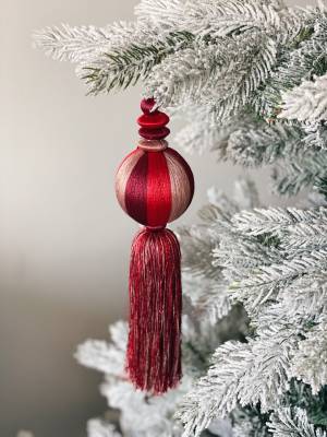 Christmas ball red/pink with tassel, 13 cm - flowers delivery Dubai