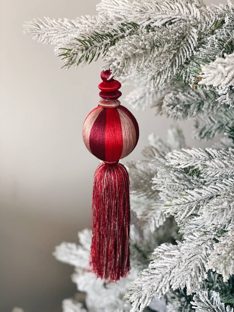 Christmas ball red/pink with tassel, 13 cm