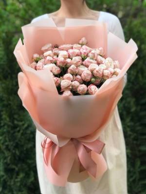 Bouquet of 21 Creamy Spray Roses - flowers delivery Dubai