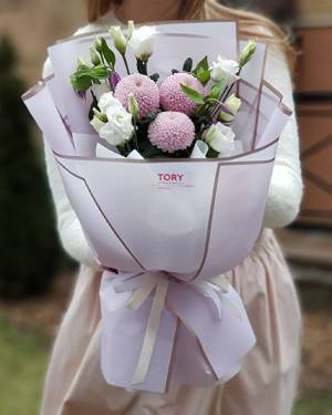 Strings of Love - flowers delivery Dubai