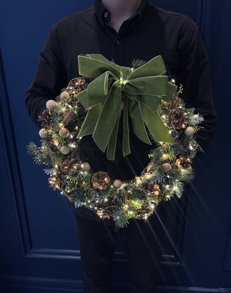 Christmas wreath with bow 