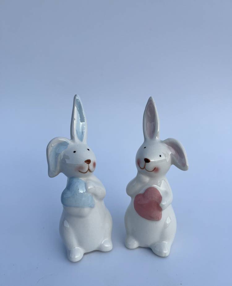 Bunny with a heart ceramic white 4*10*4 cm