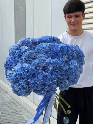 Букет 15 синих гортензий - flowers delivery Dubai