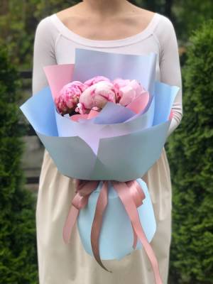 Bouquet of 5 pink peonies - flowers delivery Dubai