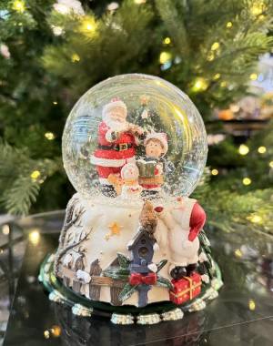 Music box/waterball santa poly /glass 14x10cm - flowers delivery Dubai