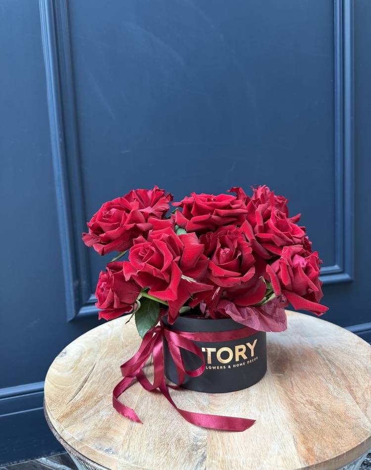 11 red roses in a box