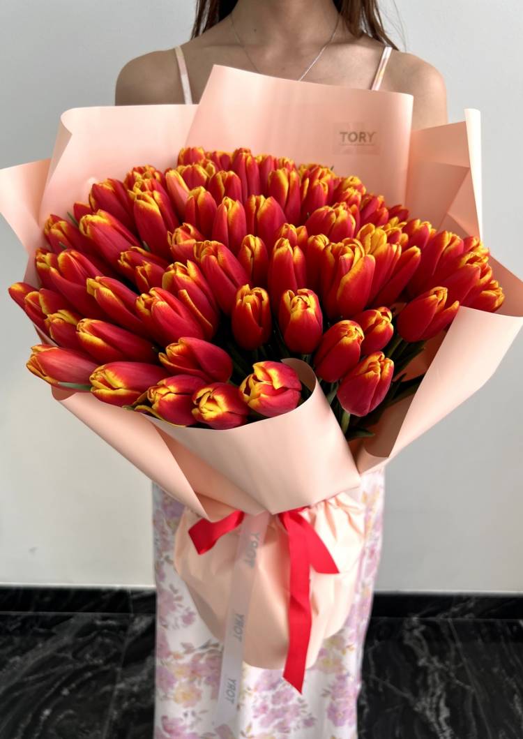 Bouquet of 101 tulips 