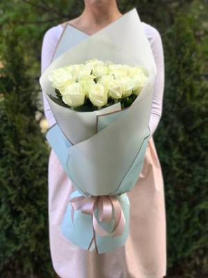 Bouquet of 25 Arctic White Roses - flowers delivery Dubai