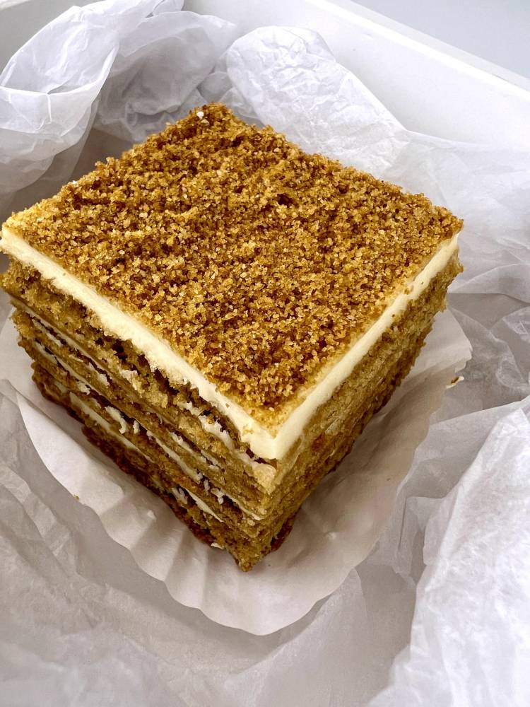 Dessert "Honey Cake" 1 piece