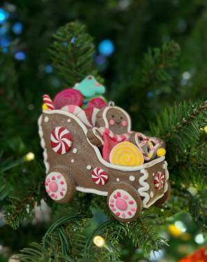 New Year's metal clay 3D Gingerbread in a sleig... - flowers delivery Dubai