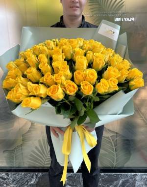 Букет 101 желтая  роза в упаковке - flowers delivery Dubai