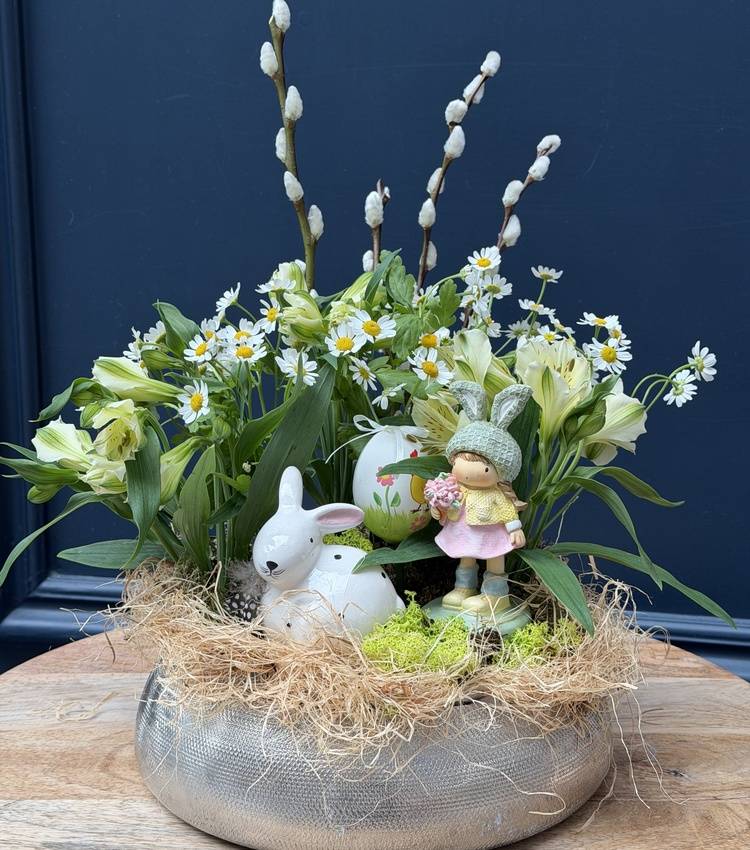 Easter composition "present for a bunny"