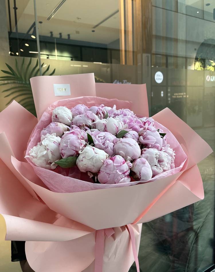 Bouquet of 25 pink peonies